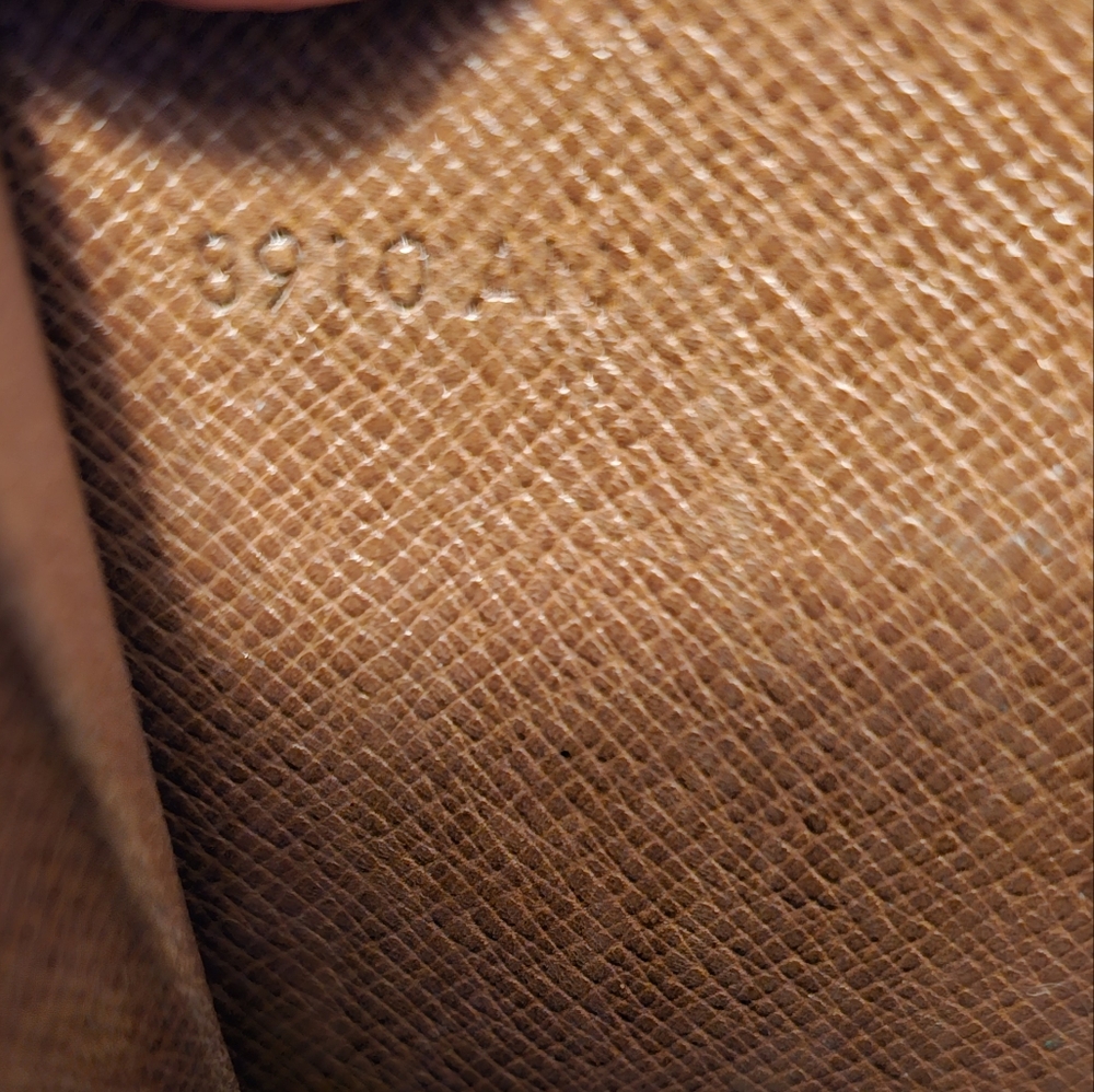 Louis Vuitton Monogram wallet - Picture 9 of 9